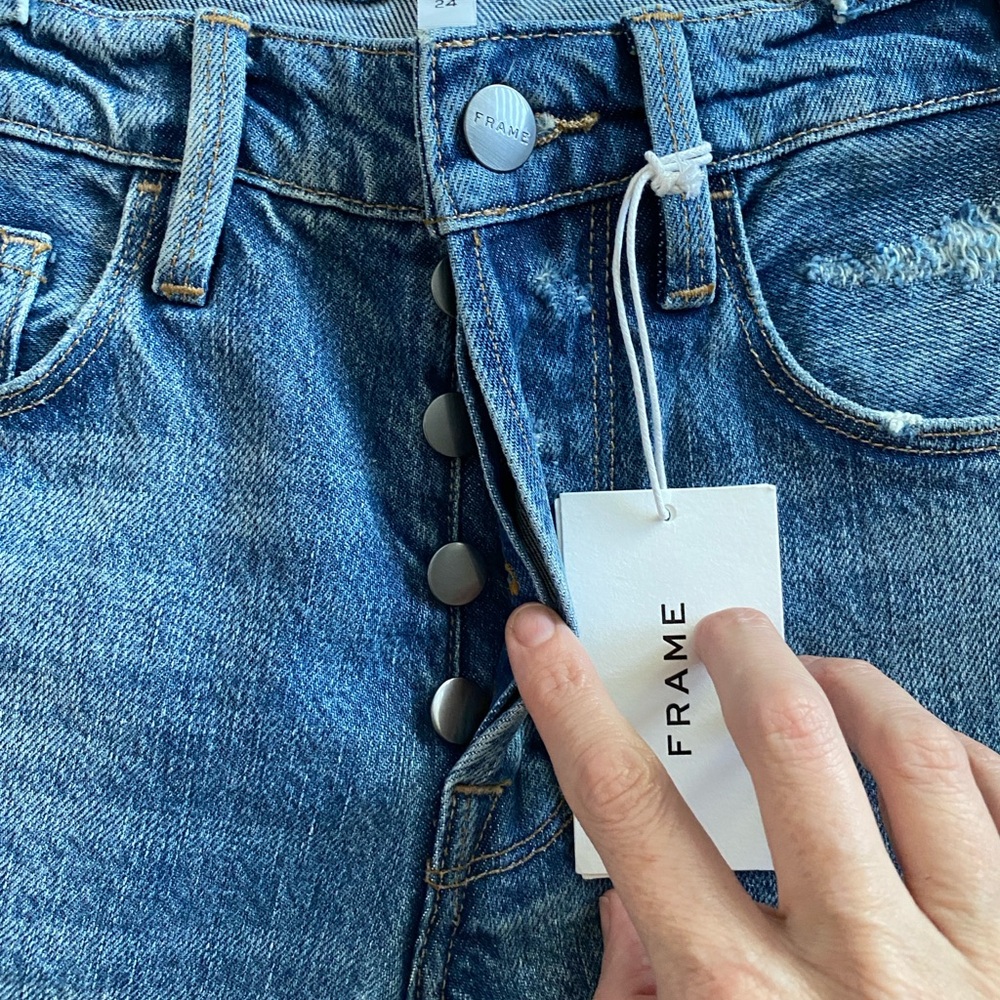 Frame Denim High-Rise Jeans in Medium Blue Wash - Picture 5 of 10